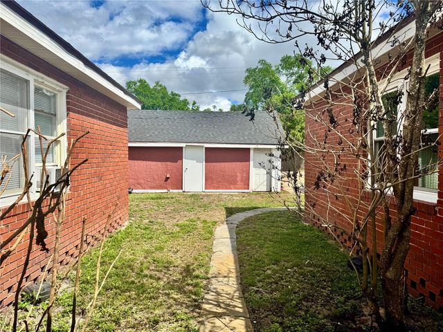 425 E SESSOMS AVENUE, Lake Wales, FL 33853