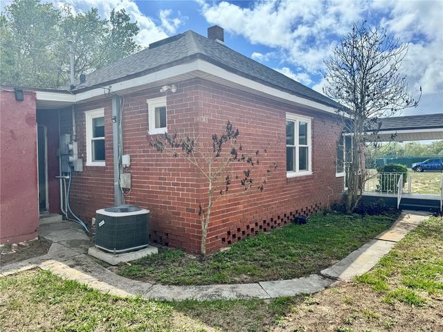 425 E SESSOMS AVENUE, Lake Wales, FL 33853