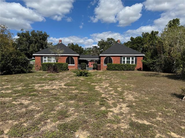 425 E SESSOMS AVENUE, Lake Wales, FL 33853