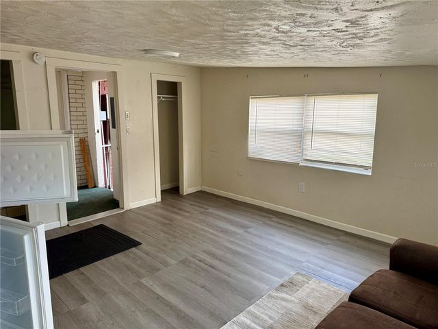 425 E SESSOMS AVENUE, Lake Wales, FL 33853
