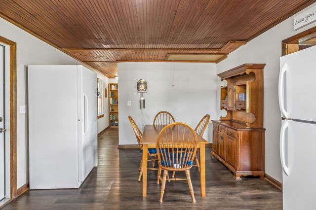903 Days Rd, Lafayette, TN 37083
