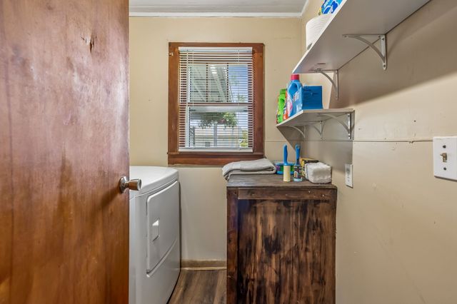 903 Days Rd, Lafayette, TN 37083
