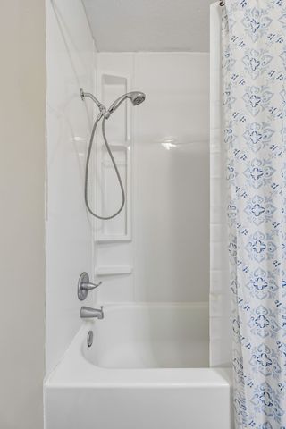 903 Days Rd, Lafayette, TN 37083