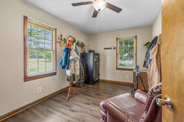 903 Days Rd, Lafayette, TN 37083