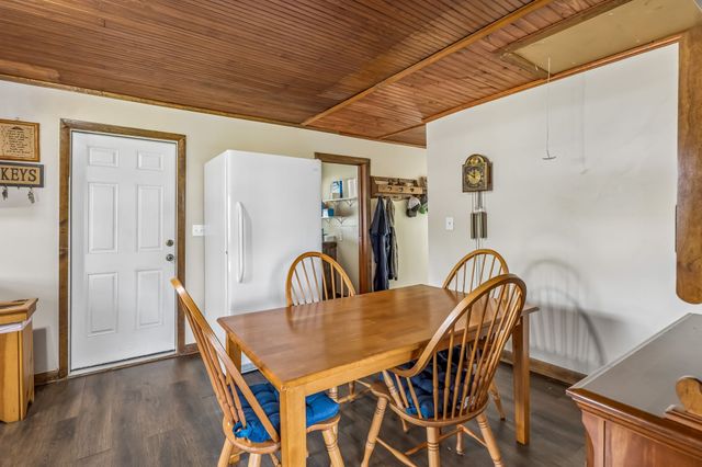903 Days Rd, Lafayette, TN 37083