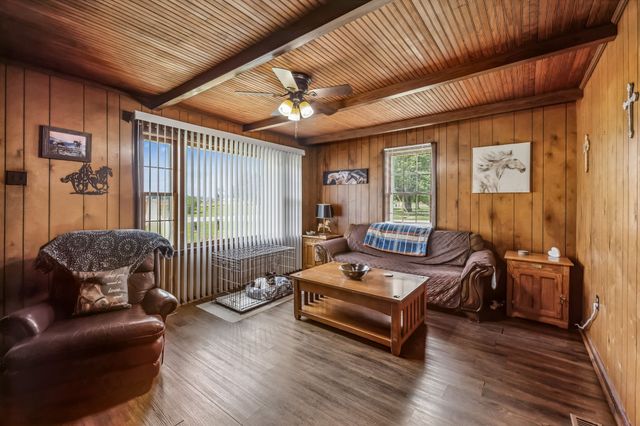 903 Days Rd, Lafayette, TN 37083