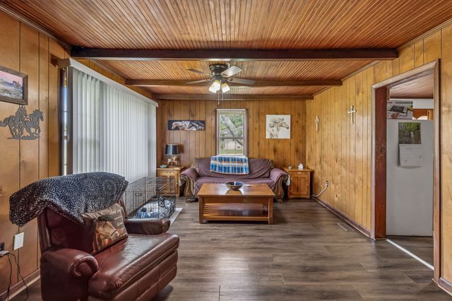 903 Days Rd, Lafayette, TN 37083