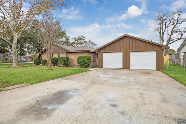 431 Hummingbird Lane, Houston, TX 77060