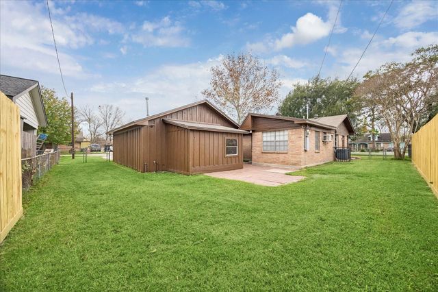 431 Hummingbird Lane, Houston, TX 77060