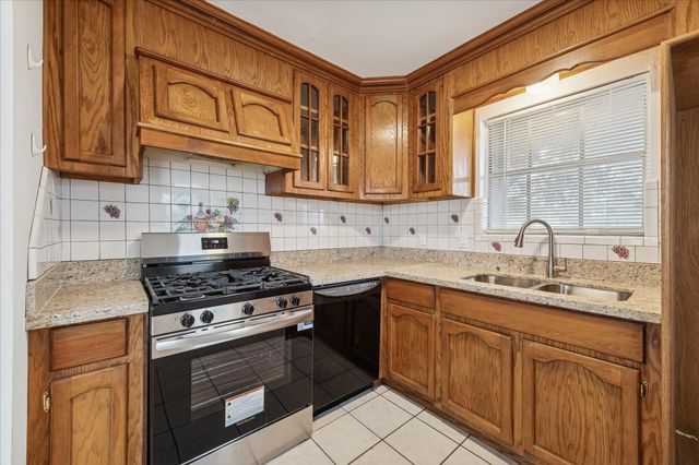 431 Hummingbird Lane, Houston, TX 77060