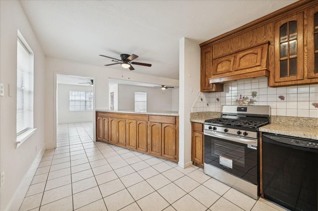 431 Hummingbird Lane, Houston, TX 77060