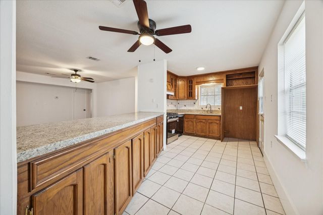 431 Hummingbird Lane, Houston, TX 77060