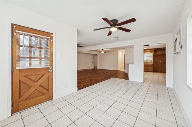 431 Hummingbird Lane, Houston, TX 77060