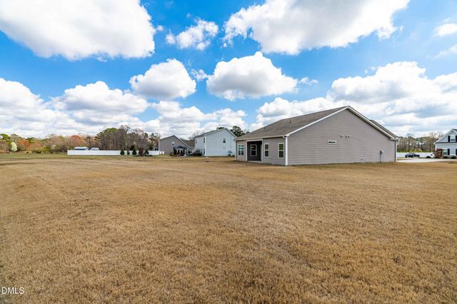 17 Geneva Circle, Benson, NC 27504