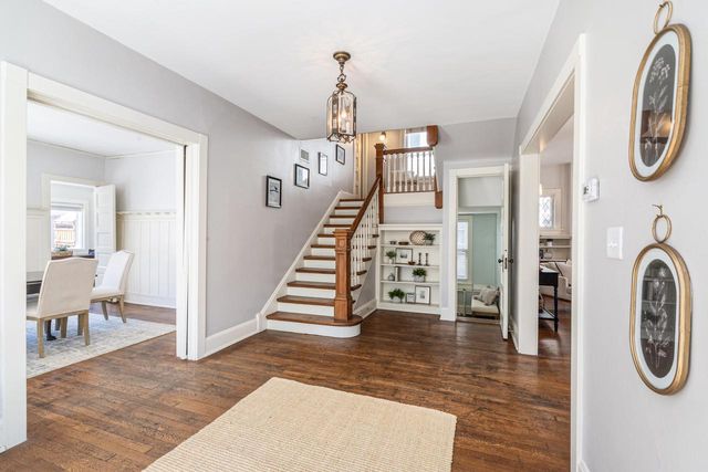 2937 Summit AVENUE, Milwaukee, WI 53211