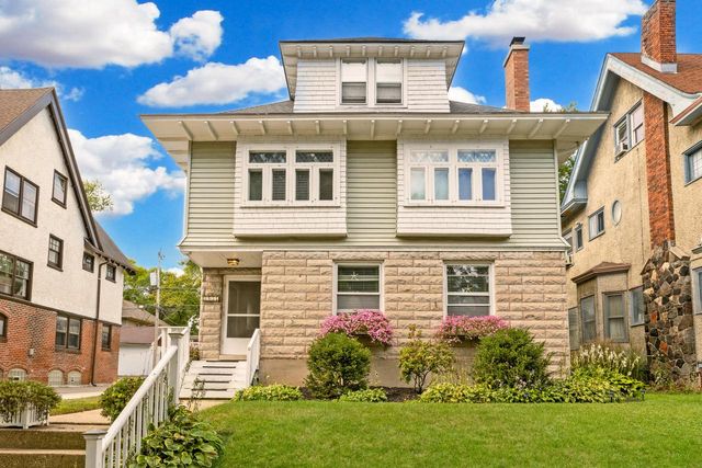2937 Summit AVENUE, Milwaukee, WI 53211