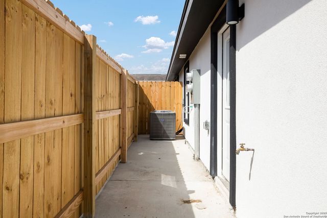 1604 Shadow Creek, Weslaco, TX 78596