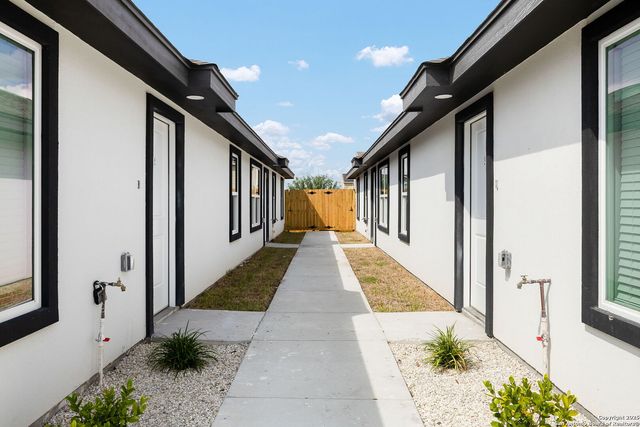 1604 Shadow Creek, Weslaco, TX 78596