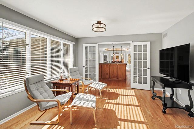 8620 Southridge Drive, Hartland Township, MI 48843