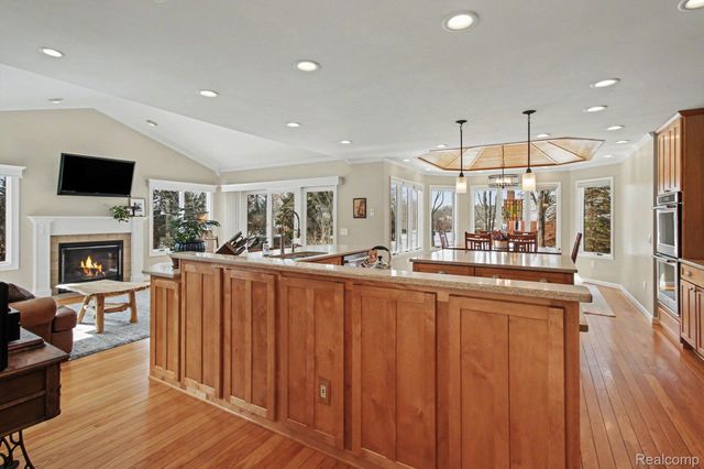 8620 Southridge Drive, Hartland Township, MI 48843