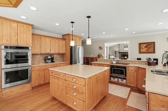 8620 Southridge Drive, Hartland Township, MI 48843