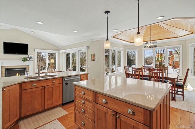 8620 Southridge Drive, Hartland Township, MI 48843