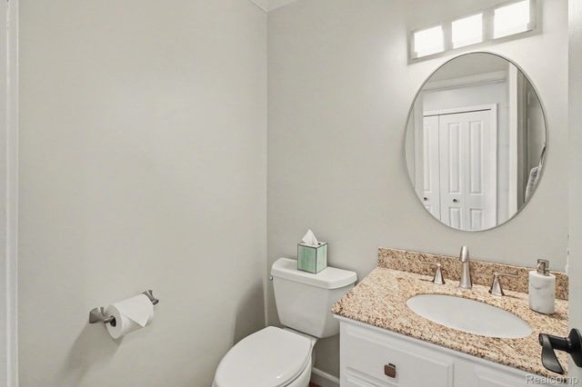 8620 Southridge Drive, Hartland Township, MI 48843