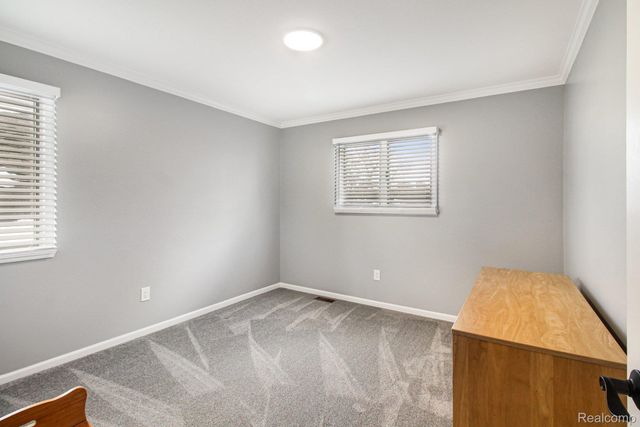 8620 Southridge Drive, Hartland Township, MI 48843