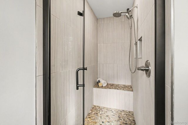 8620 Southridge Drive, Hartland Township, MI 48843