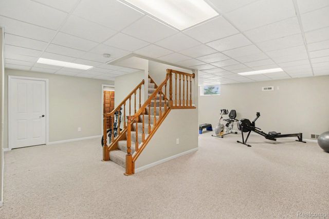 8620 Southridge Drive, Hartland Township, MI 48843