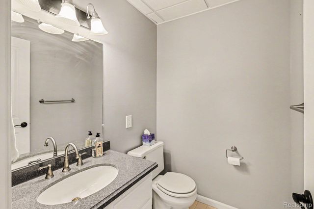 8620 Southridge Drive, Hartland Township, MI 48843