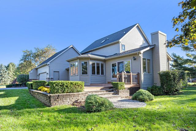 8620 Southridge Drive, Hartland Township, MI 48843