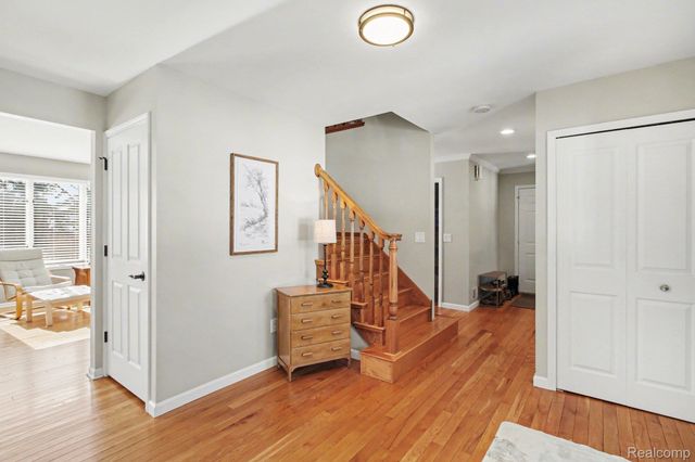 8620 Southridge Drive, Hartland Township, MI 48843