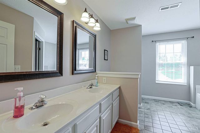 1094 Valley Wood Drive, Union Twp, OH 45103