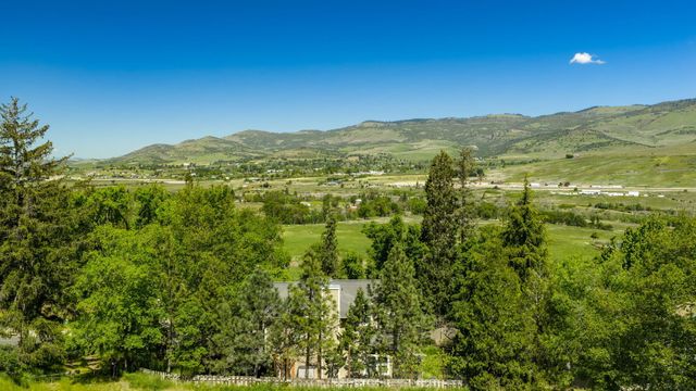 Schofield Street, Ashland, OR 97520