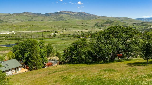 Schofield Street, Ashland, OR 97520