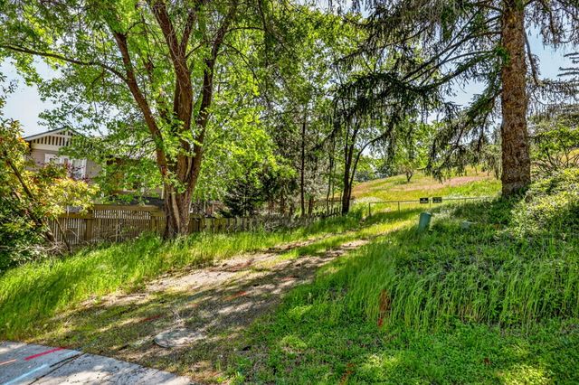 Schofield Street, Ashland, OR 97520