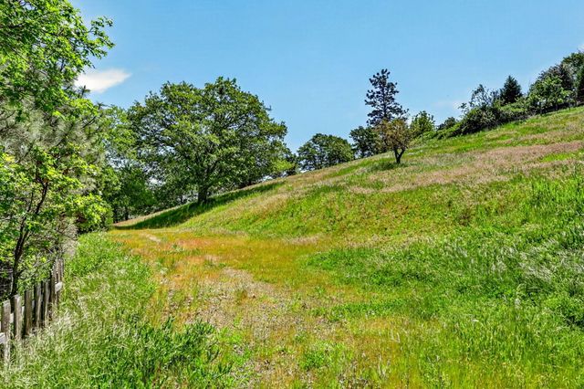 Schofield Street, Ashland, OR 97520