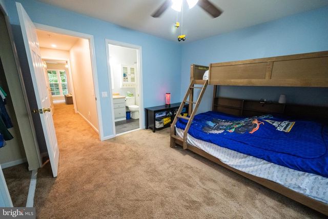 46946 COURTYARD SQ, Sterling, VA 20164