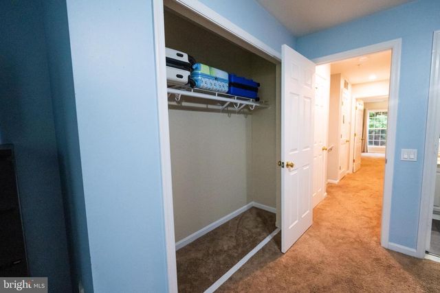 46946 COURTYARD SQ, Sterling, VA 20164
