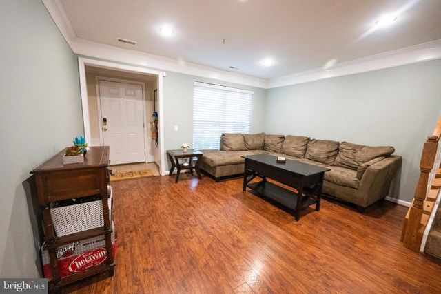 46946 COURTYARD SQ, Sterling, VA 20164