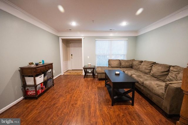 46946 COURTYARD SQ, Sterling, VA 20164