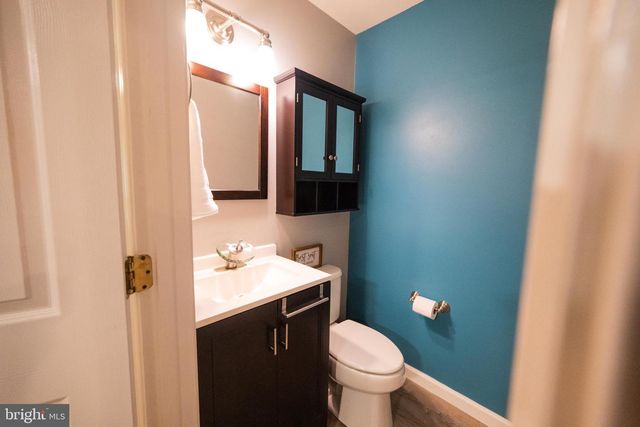 46946 COURTYARD SQ, Sterling, VA 20164