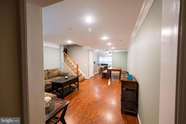 46946 COURTYARD SQ, Sterling, VA 20164