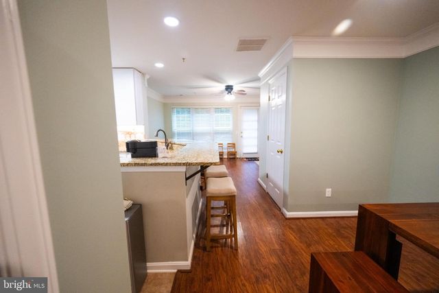 46946 COURTYARD SQ, Sterling, VA 20164