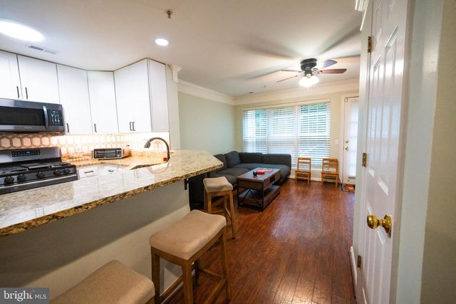 46946 COURTYARD SQ, Sterling, VA 20164