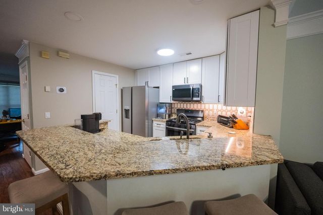 46946 COURTYARD SQ, Sterling, VA 20164