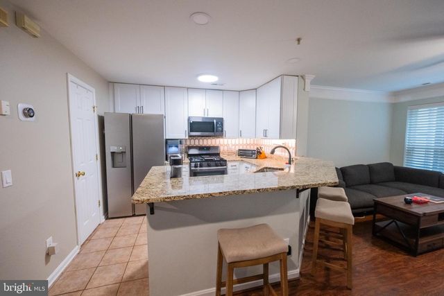 46946 COURTYARD SQ, Sterling, VA 20164
