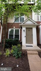 46946 COURTYARD SQ, Sterling, VA 20164