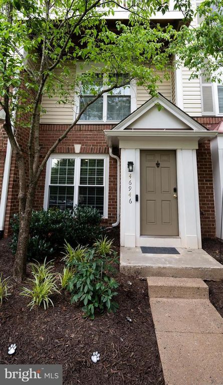 46946 COURTYARD SQ, Sterling, VA 20164